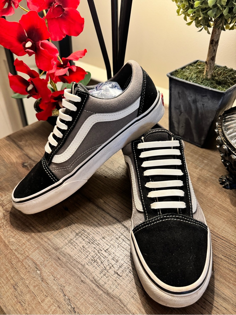 Vans Old Skool in Black/Pewter Size 7.5 Women/6.0 Men